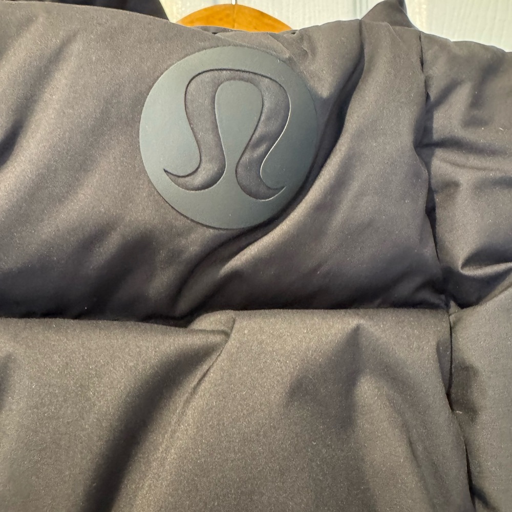 Lululemon Black Puffer Vest - Picture 6 of 10